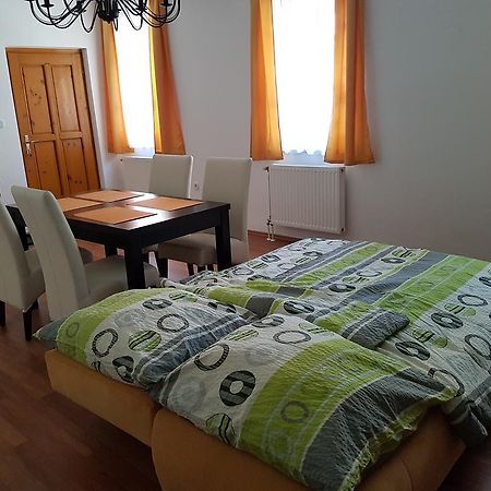 Apartman Kaszas Central โมชนมายารูวาร์ ภายนอก รูปภาพ