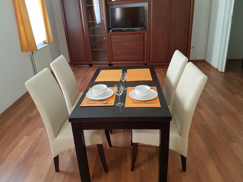 Apartman Kaszas Central โมชนมายารูวาร์ ภายนอก รูปภาพ
