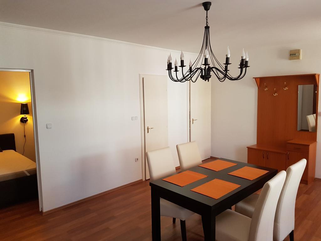 Apartman Kaszas Central โมชนมายารูวาร์ ภายนอก รูปภาพ