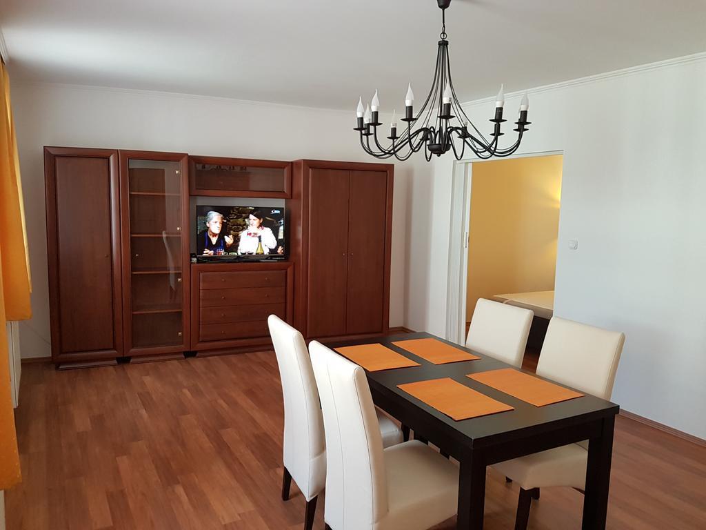 Apartman Kaszas Central โมชนมายารูวาร์ ภายนอก รูปภาพ