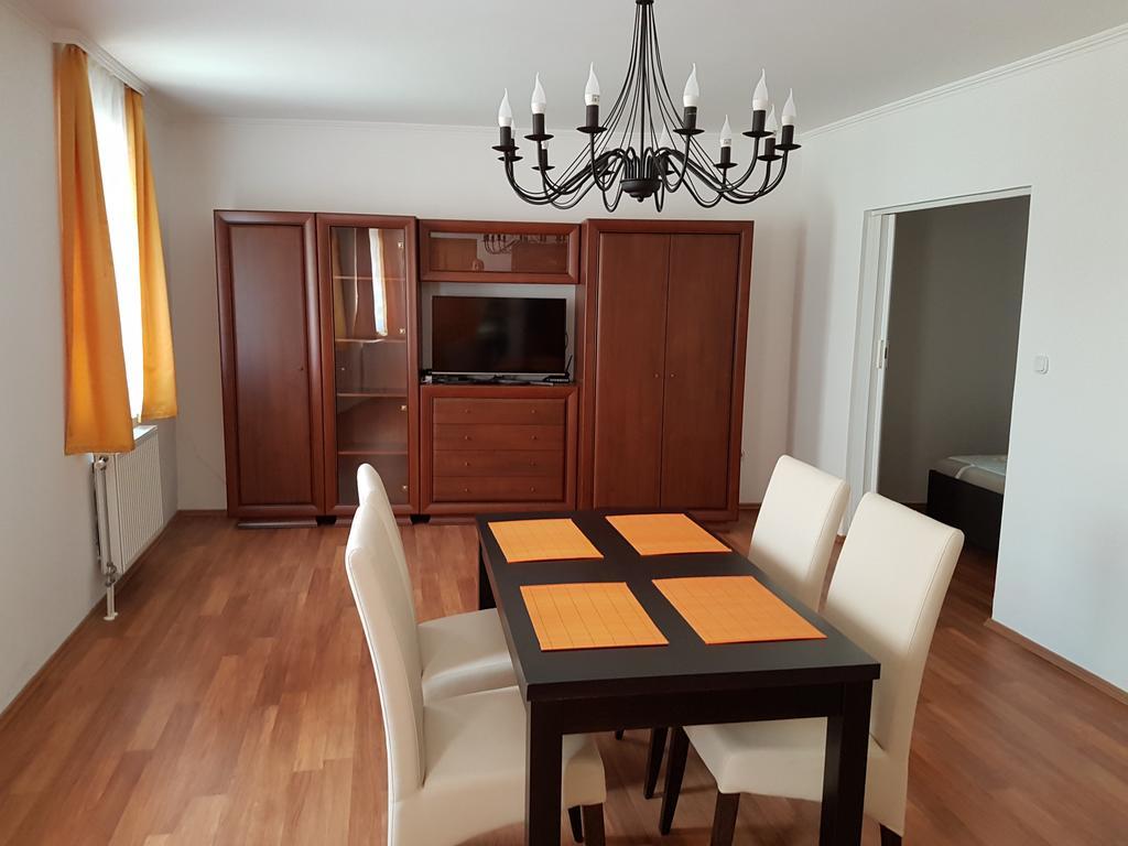 Apartman Kaszas Central โมชนมายารูวาร์ ภายนอก รูปภาพ