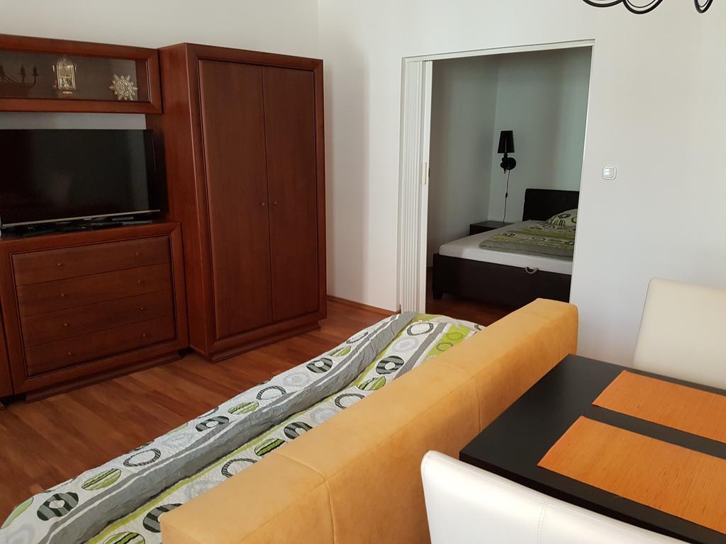 Apartman Kaszas Central โมชนมายารูวาร์ ภายนอก รูปภาพ