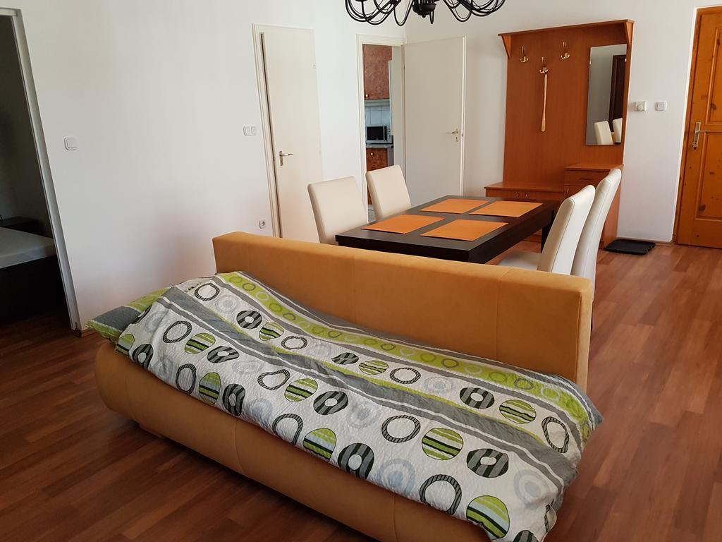 Apartman Kaszas Central โมชนมายารูวาร์ ภายนอก รูปภาพ
