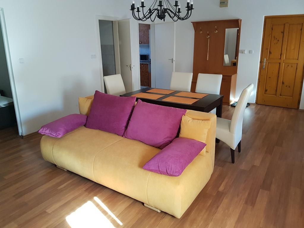 Apartman Kaszas Central โมชนมายารูวาร์ ภายนอก รูปภาพ